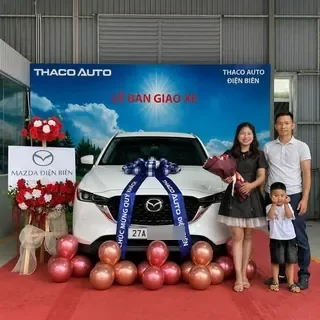 Hoạt động tư vấn và giao xe Mazda tại Điện Biên 6